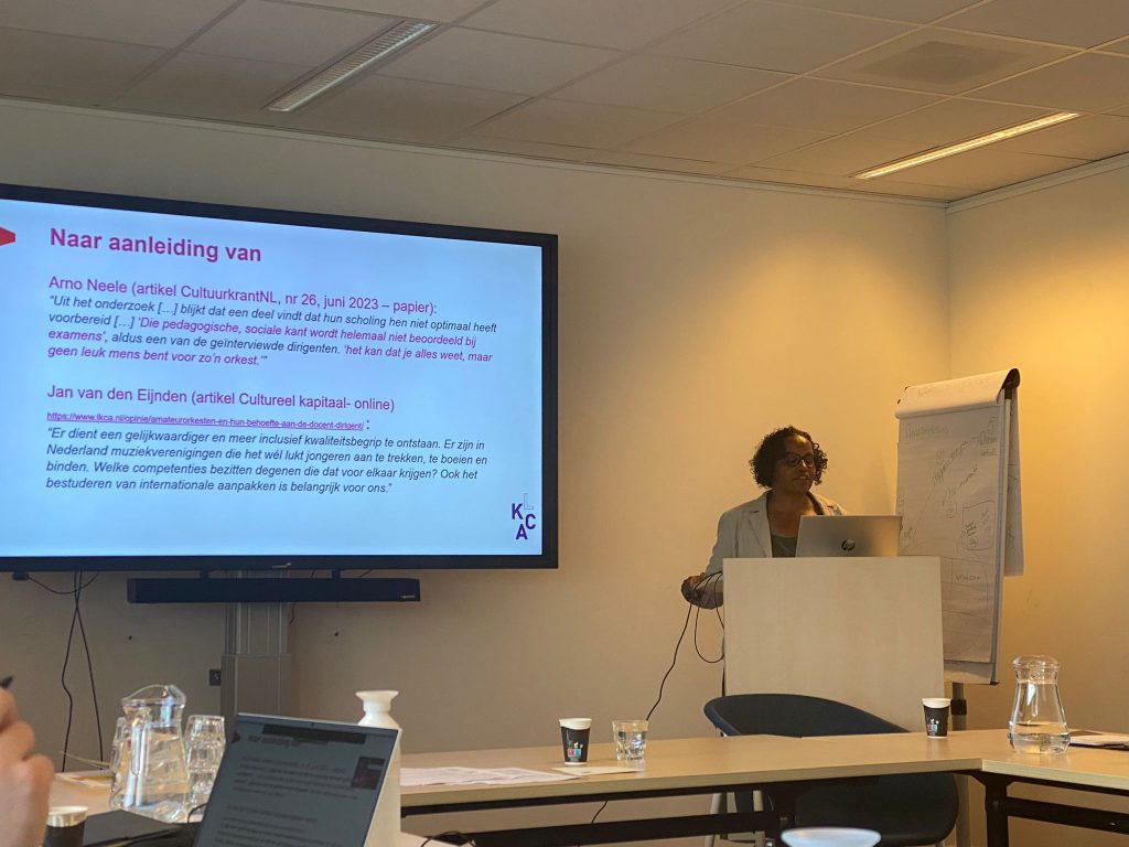Amalia Deekman geeft duiding aan het rapport.
